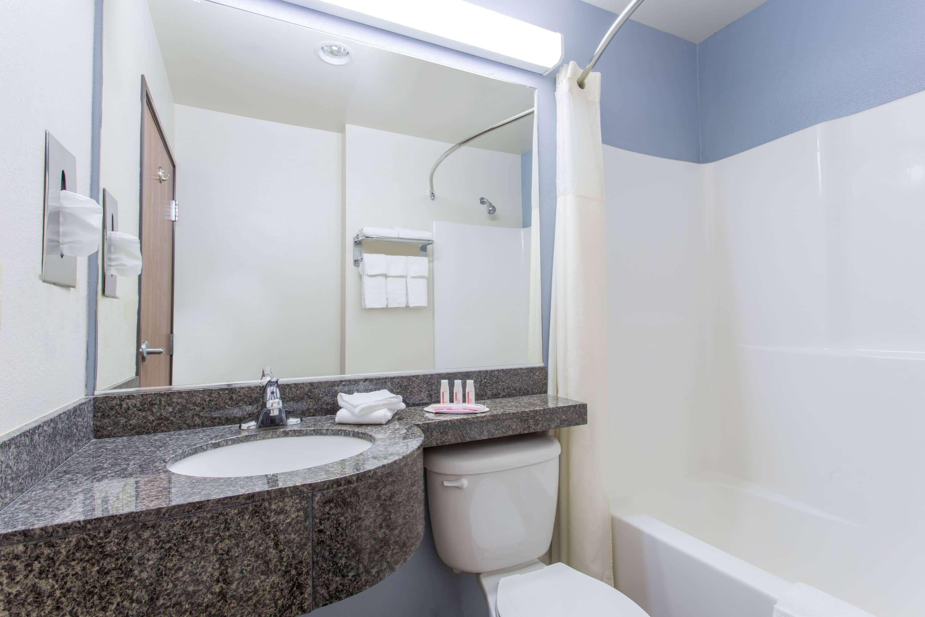 Microtel Inn & Suites By Wyndham Klamath Falls Dış mekan fotoğraf