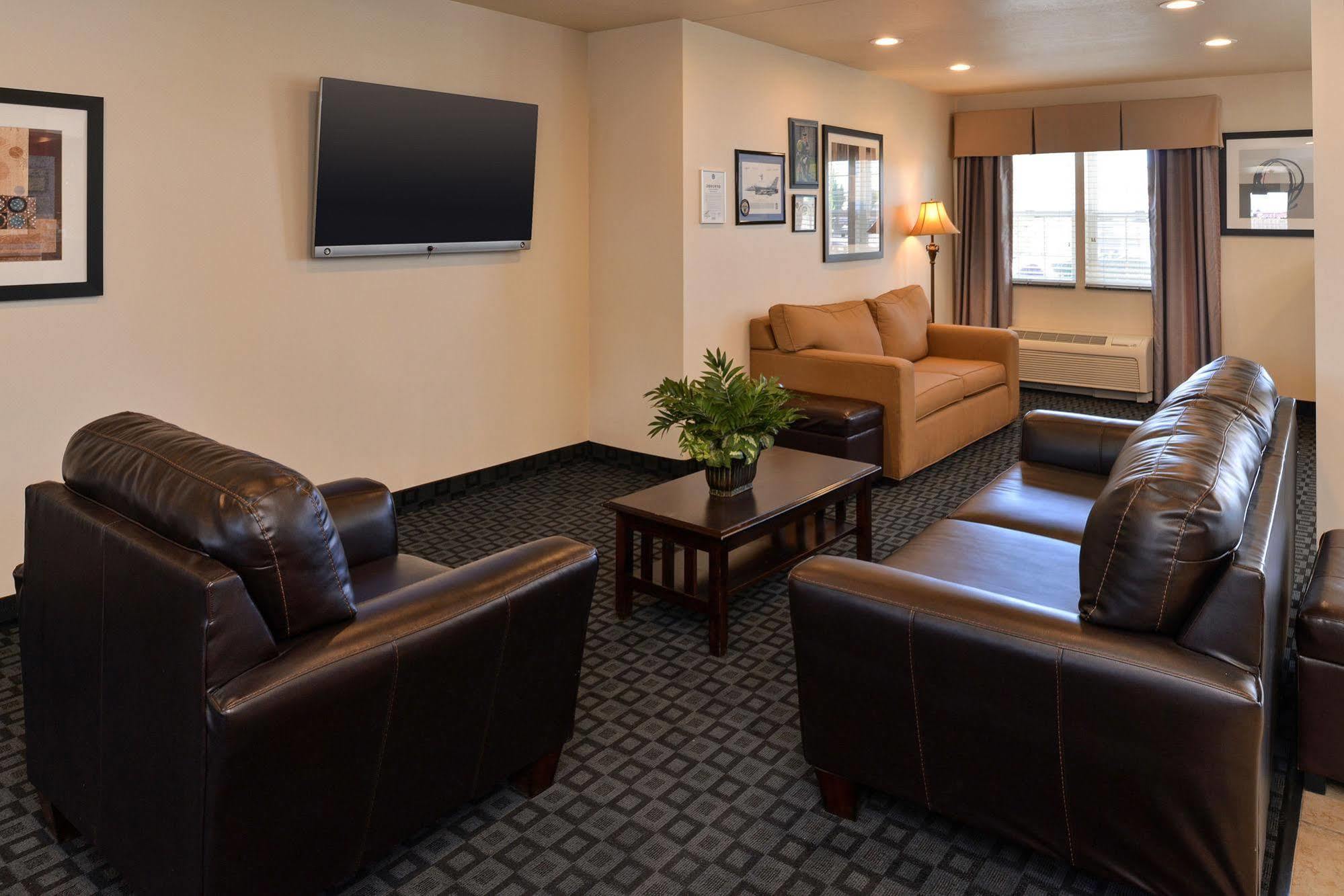 Microtel Inn & Suites By Wyndham Klamath Falls Dış mekan fotoğraf